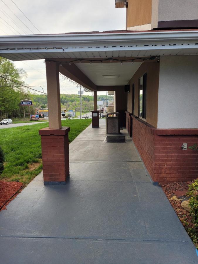 Raceway Inn Martinsville Exterior foto